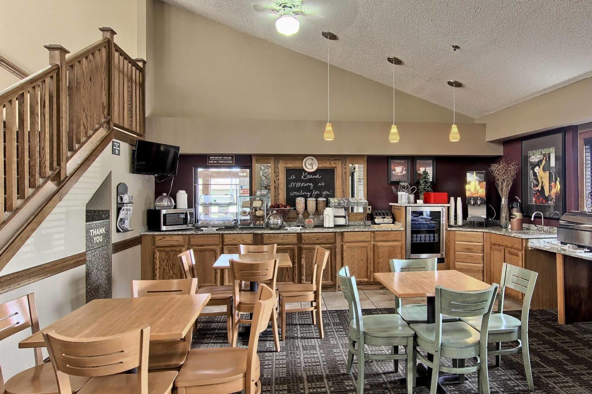 Blossom Hotel & Suites Traverse City Eksteriør billede