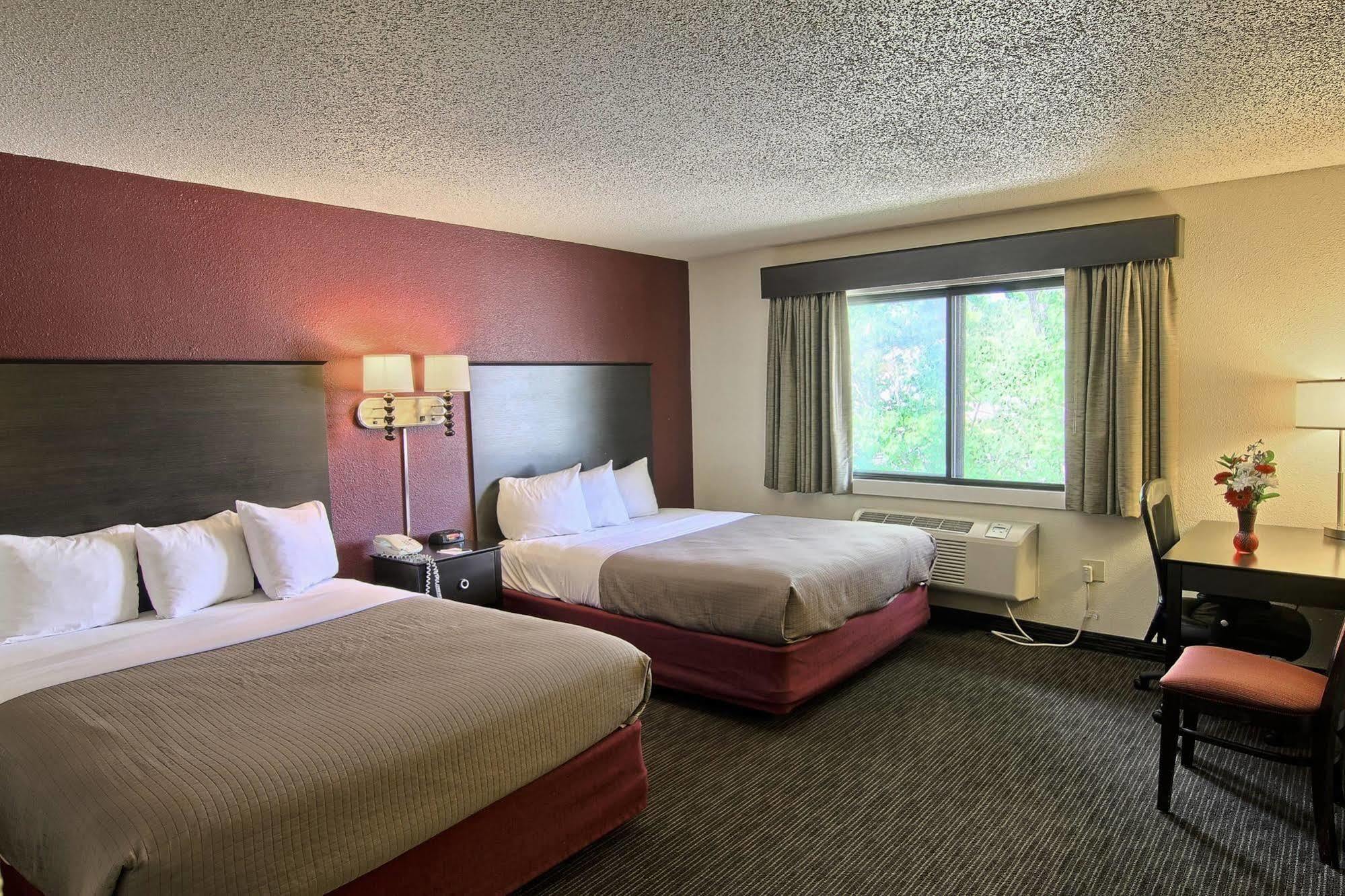 Blossom Hotel & Suites Traverse City Eksteriør billede