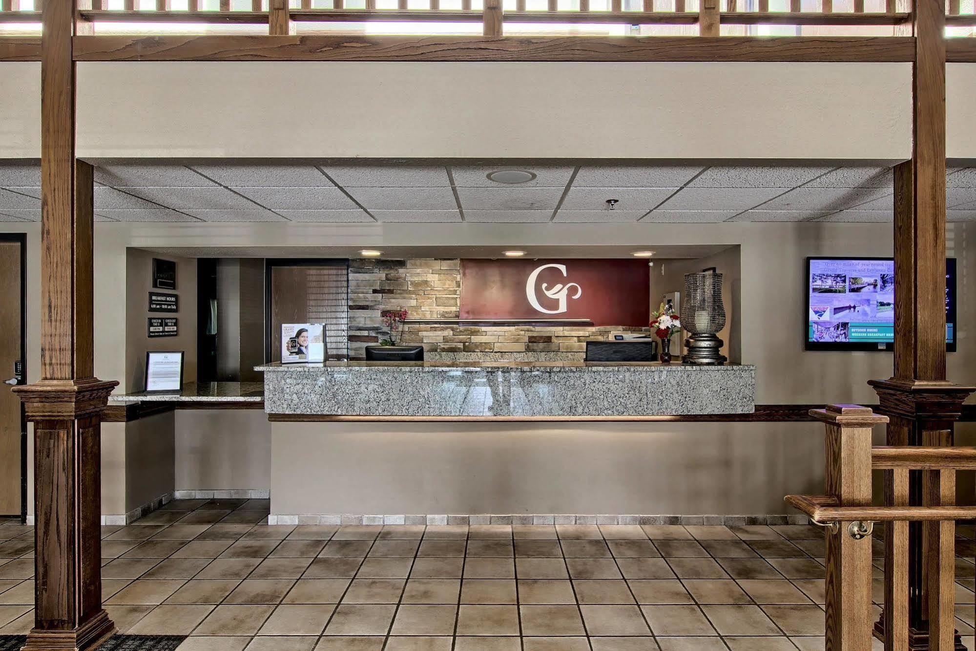 Blossom Hotel & Suites Traverse City Eksteriør billede