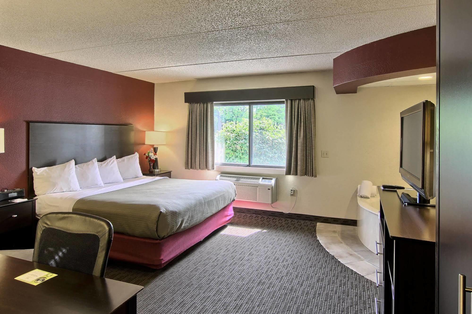 Blossom Hotel & Suites Traverse City Eksteriør billede