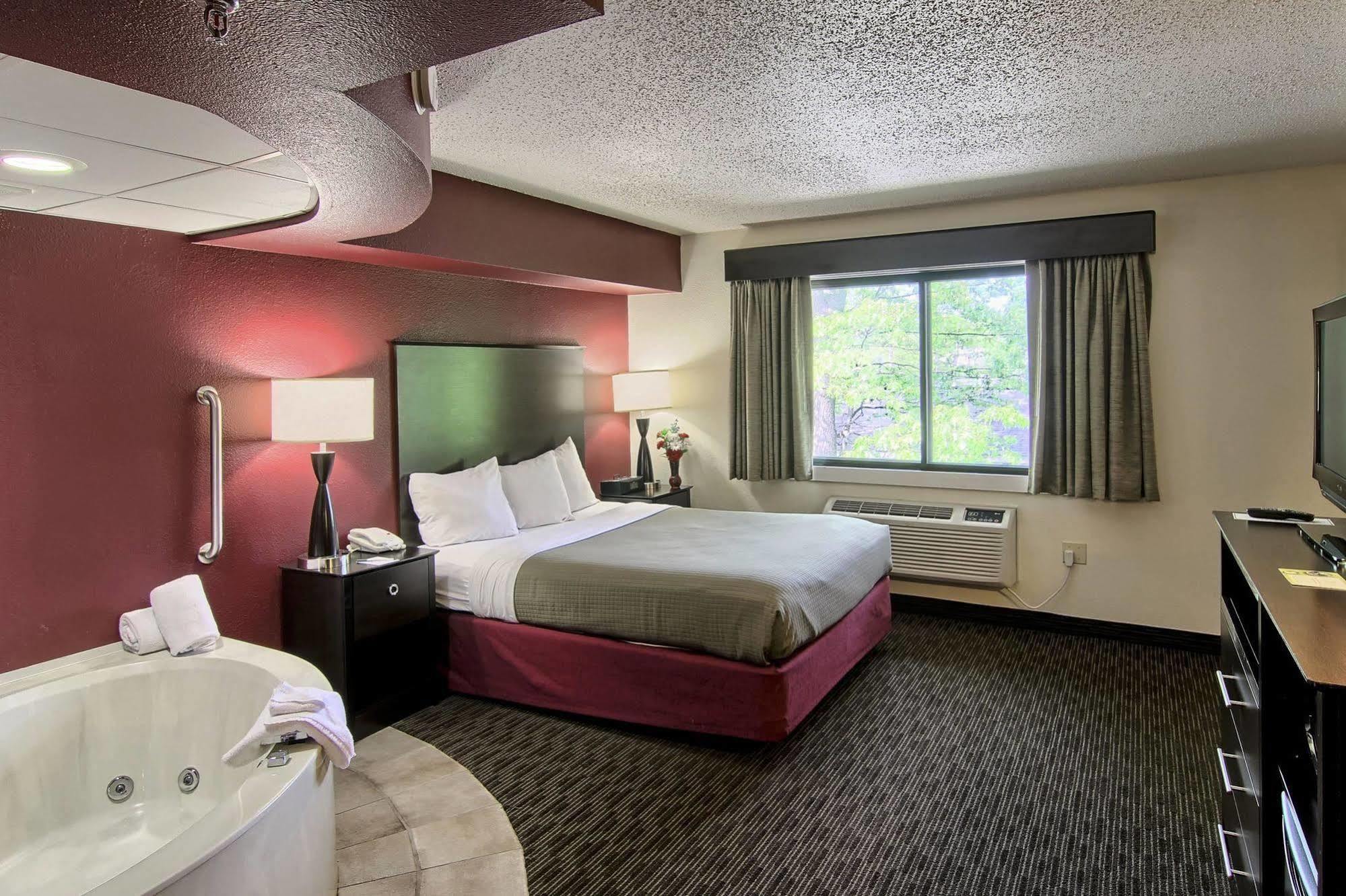 Blossom Hotel & Suites Traverse City Eksteriør billede