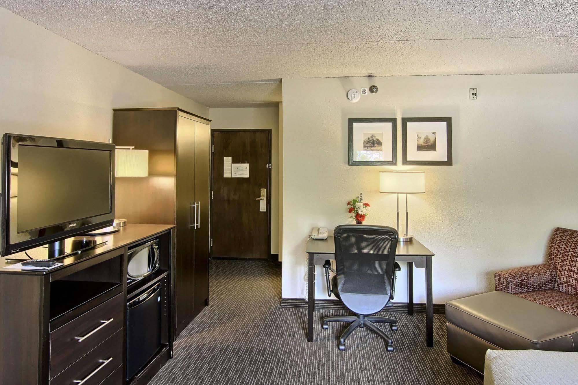 Blossom Hotel & Suites Traverse City Eksteriør billede
