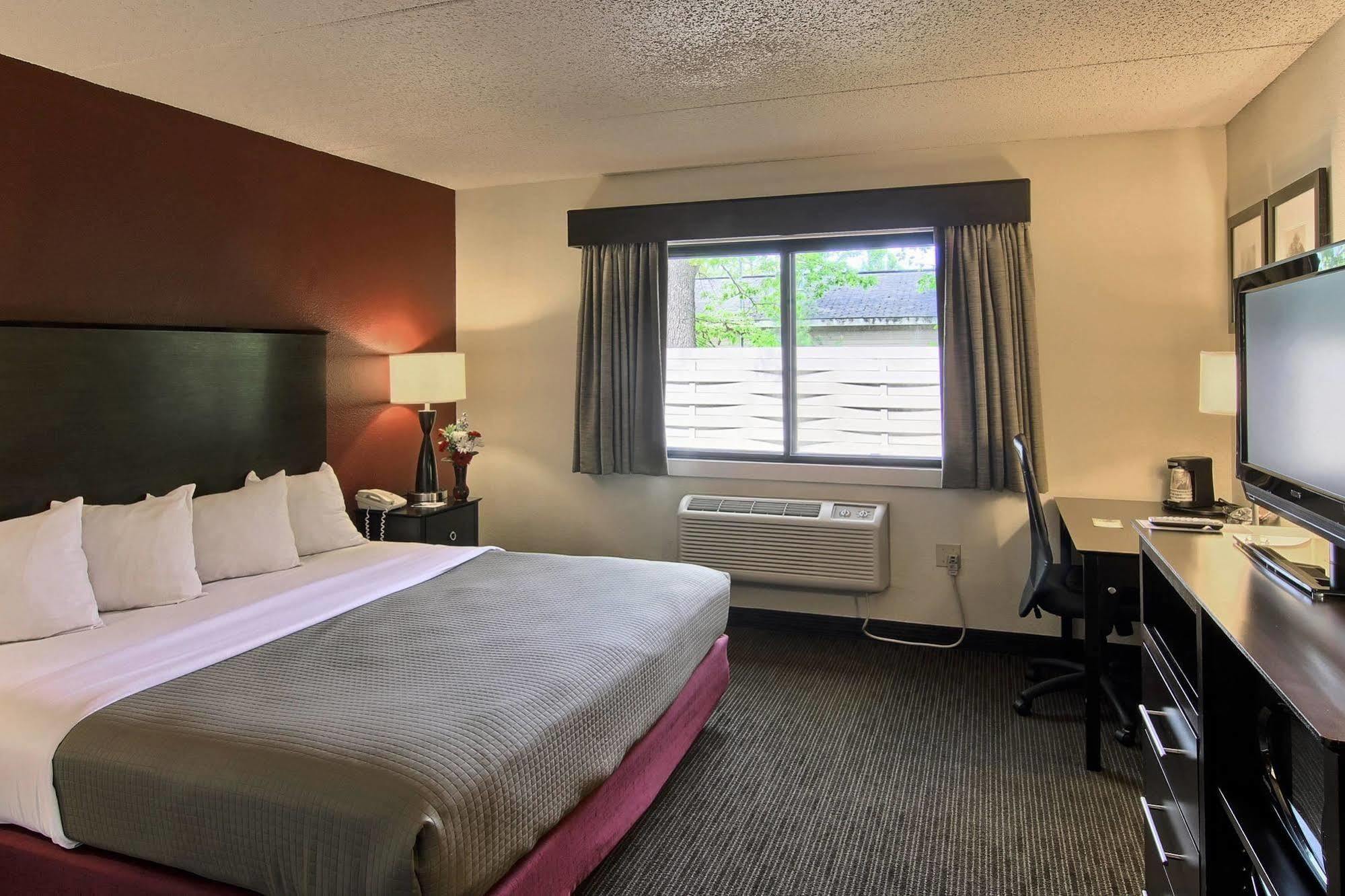 Blossom Hotel & Suites Traverse City Eksteriør billede