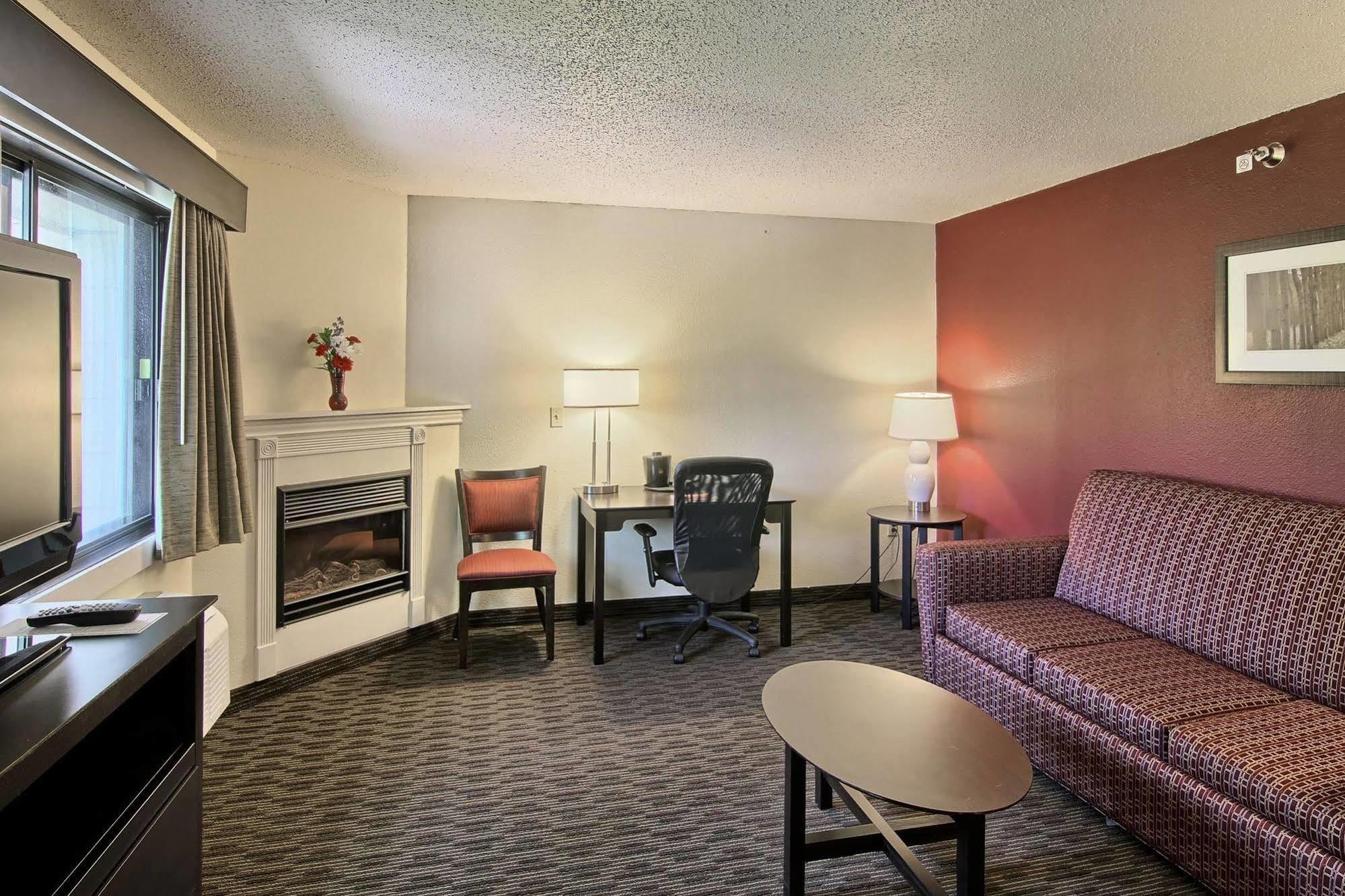 Blossom Hotel & Suites Traverse City Eksteriør billede
